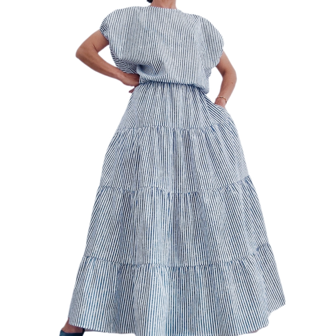 Conjunto saia e blusa listrado